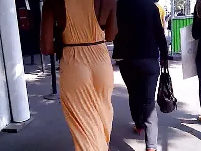 मुलाने शिश कबाब तळले आणि चुकून त्याच्या मैत्रिणी बहिणीच्या मैत्रिणीला तळल्या