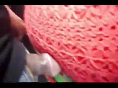 बेड मध्ये लातिना tucking