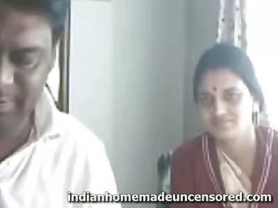 स्त्री एकाच वेळी मोठे लंड घेते